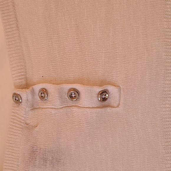 White overtop blouse - Picture 3 of 4